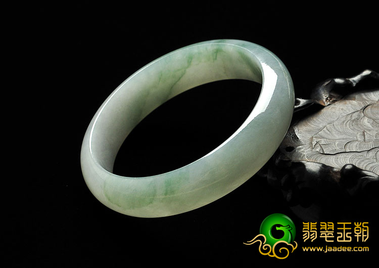 糯冰种飘花缅甸翡翠A货手镯（57.7mm）