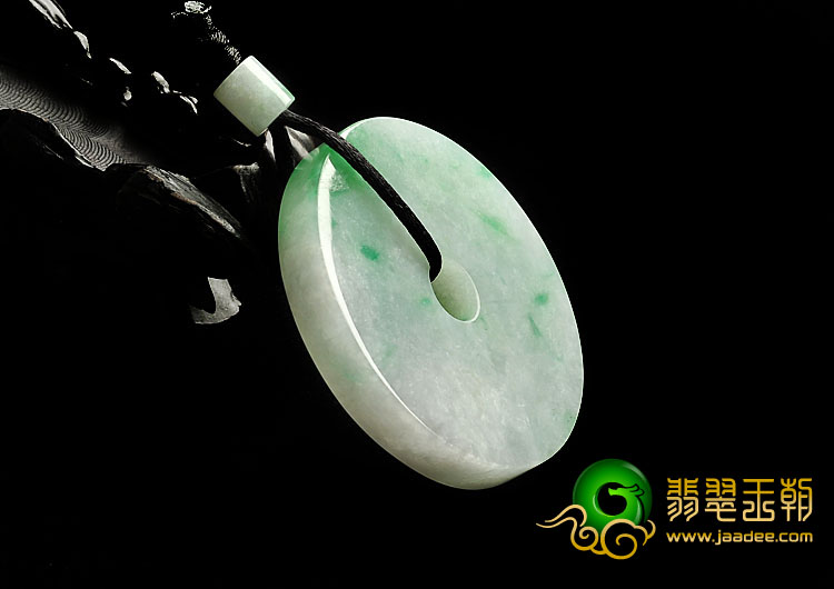 糯冰种淡春带彩缅甸翡翠A货平安扣挂件