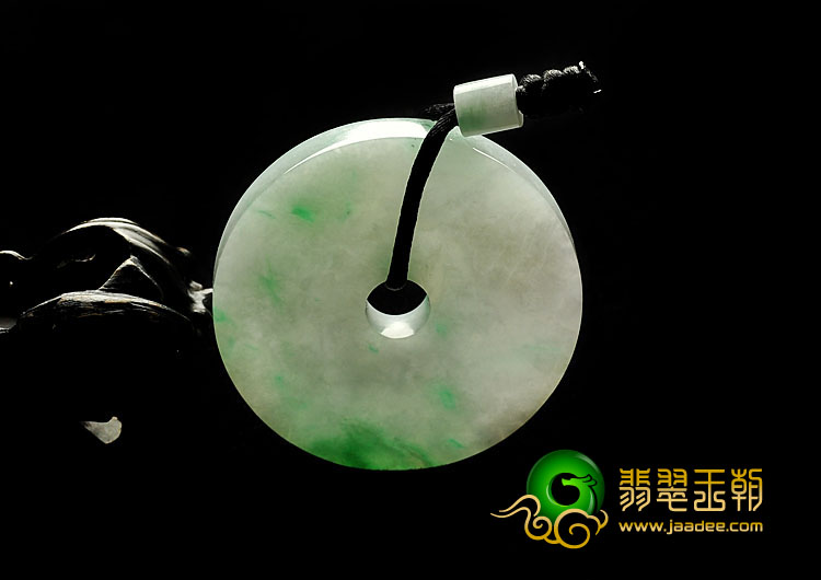 糯冰种淡春带彩缅甸翡翠A货平安扣挂件
