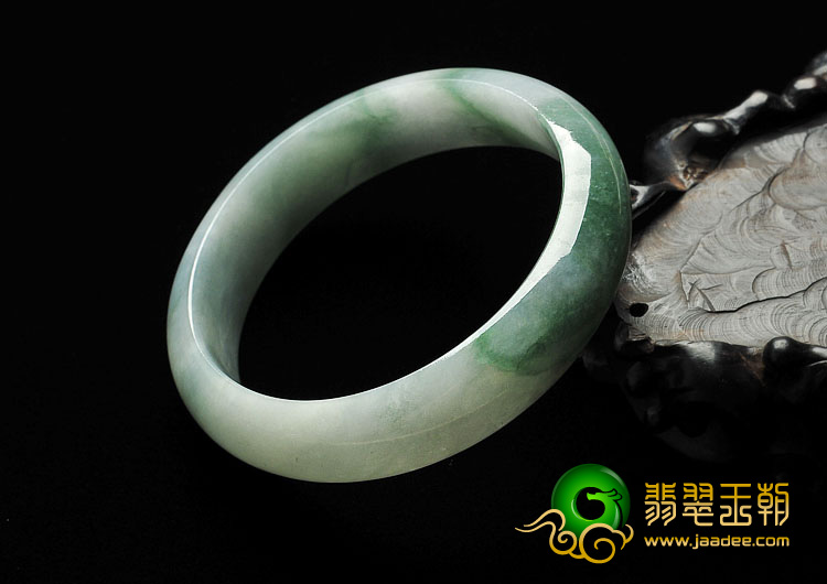 糯冰种飘花缅甸翡翠A货手镯（57.6mm）