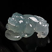 冰种晴水缅甸翡翠A货貔貅戒面/挂件