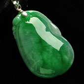 糯冰种翠色缅甸翡翠A货福瓜挂件