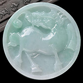 糯冰种豆色缅甸翡翠A货马牌挂件