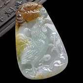 糯冰种三彩缅甸翡翠A货冠上加官挂件