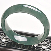 糯冰种油青缅甸翡翠A货手镯（57.7mm）