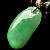 冰种阳绿缅甸翡翠A货福瓜挂件