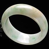糯冰种淡三彩缅甸翡翠A货手镯（56mm）