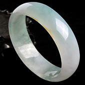 冰种晴水缅甸翡翠A货贵妃镯（58.3mm-52.9mm）