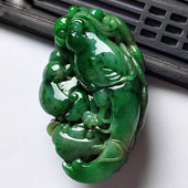细糯种翠色缅甸翡翠A货英明神武挂件