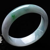 糯冰种淡春带彩缅甸翡翠A货手镯（58.8mm）