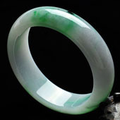 糯冰种翠色缅甸翡翠A货手镯（60.2mm）
