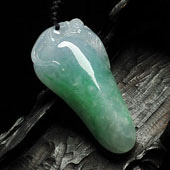 糯冰种淡春带彩缅甸翡翠A货福瓜挂件