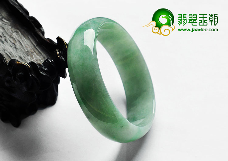 糯冰种飘翠缅甸翡翠A货手镯（56.8mm）