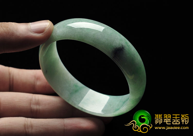 糯冰种飘翠缅甸翡翠A货手镯（56.8mm）