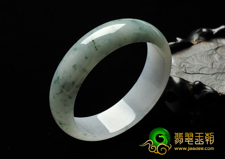 糯冰种淡春飘花缅甸翡翠A货手镯（55.5mm）