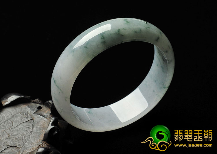 糯冰种淡春飘花缅甸翡翠A货手镯（55.5mm）