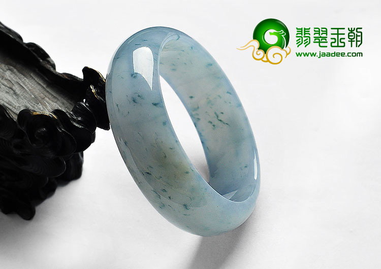 糯冰种淡春飘花缅甸翡翠A货手镯（57.5mm）