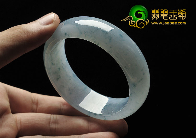 糯冰种淡春飘花缅甸翡翠A货手镯（57.5mm）