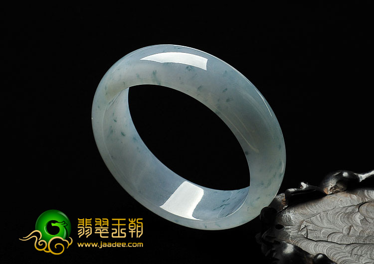 糯冰种淡春飘花缅甸翡翠A货手镯（57.5mm）