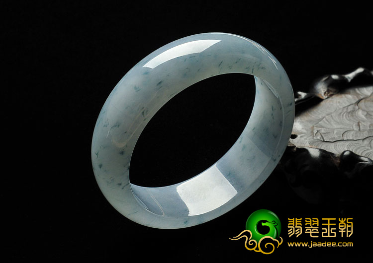 糯冰种淡春飘花缅甸翡翠A货手镯（57.5mm）