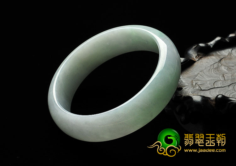 糯冰种晴水缅甸翡翠A货手镯（55.7mm）