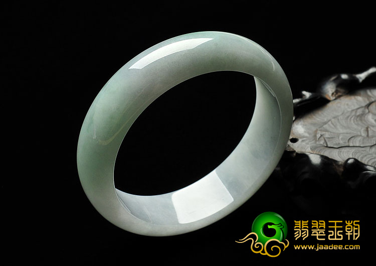 糯冰种晴水缅甸翡翠A货手镯（55.7mm）