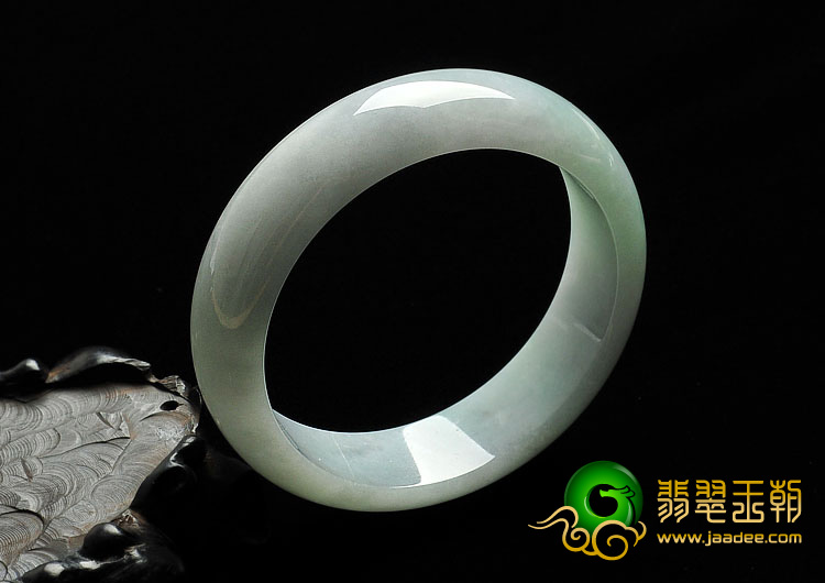 糯冰种晴水缅甸翡翠A货手镯（55.7mm）