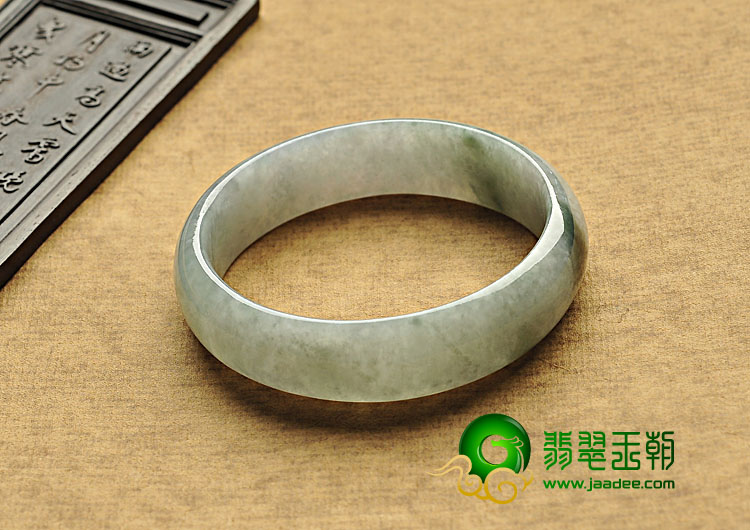 糯冰种晴水飘花缅甸翡翠A货手镯（58.5mm）
