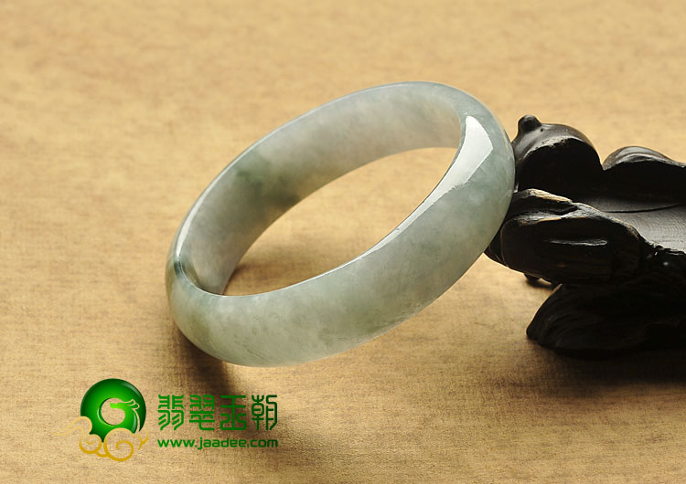 糯冰种晴水飘花缅甸翡翠A货手镯（58.5mm）