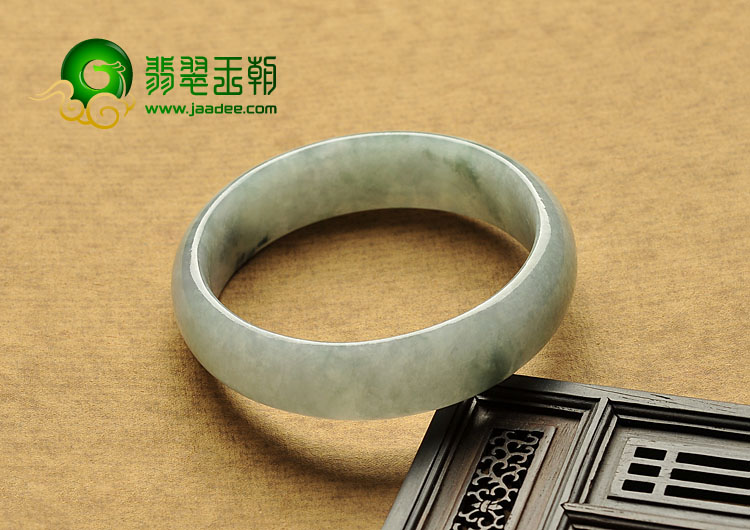 糯冰种晴水飘花缅甸翡翠A货手镯（58.5mm）