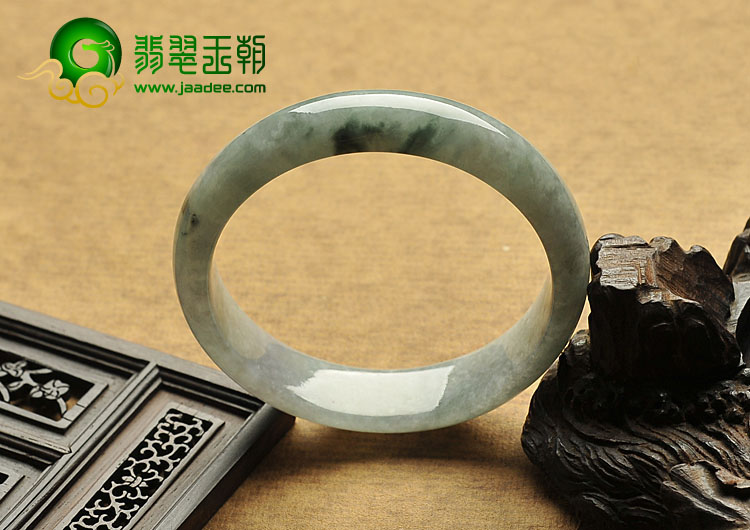 糯冰种晴水飘花缅甸翡翠A货手镯（58.5mm）