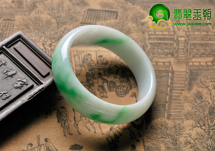 糯冰种翠色缅甸翡翠A货手镯（55.8mm）