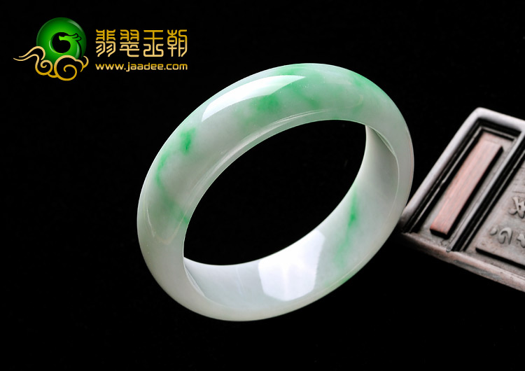 糯冰种翠色缅甸翡翠A货手镯（55.8mm）