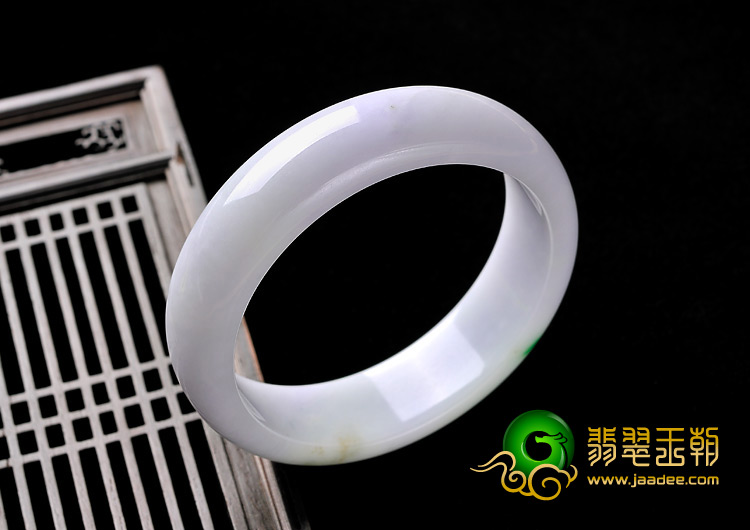 糯冰种淡春带彩缅甸翡翠A货手镯（60mm）