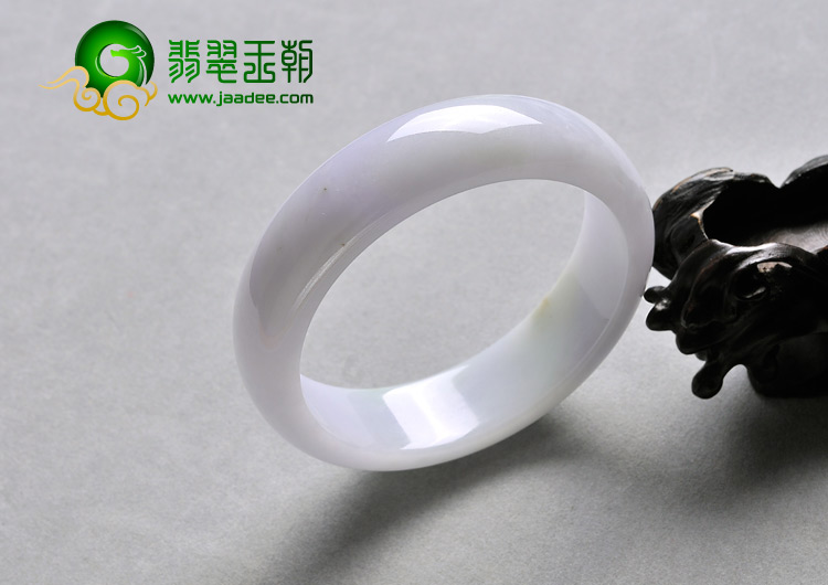 糯冰种淡春带彩缅甸翡翠A货手镯（60mm）