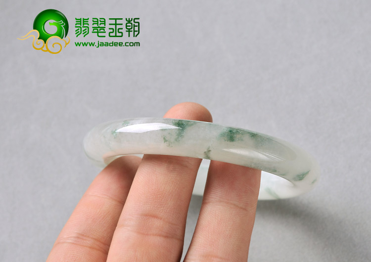 糯冰种飘花缅甸翡翠A货圆条镯（57mm）