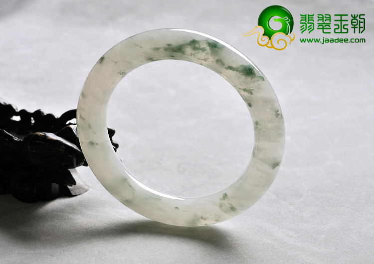 糯冰种飘花缅甸翡翠A货圆条镯（57mm）