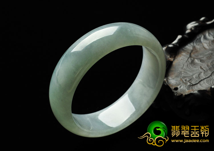 糯冰种淡晴水缅甸翡翠A货手镯（57.2mm）