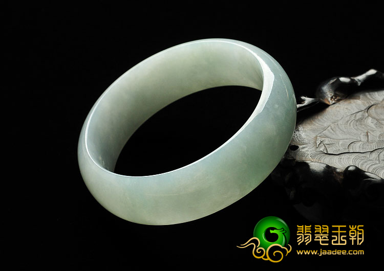 糯冰种淡晴水缅甸翡翠A货手镯（57.2mm）