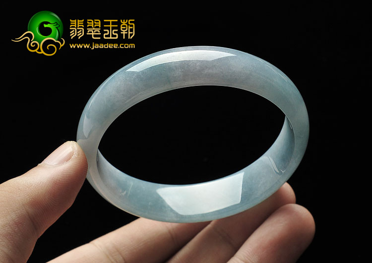 糯冰种淡春带彩缅甸翡翠A货贵妃镯（56.9-51.3mm）
