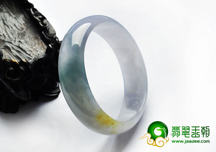 糯冰种淡三彩缅甸翡翠A货贵妃镯（56.2-50.8mm）