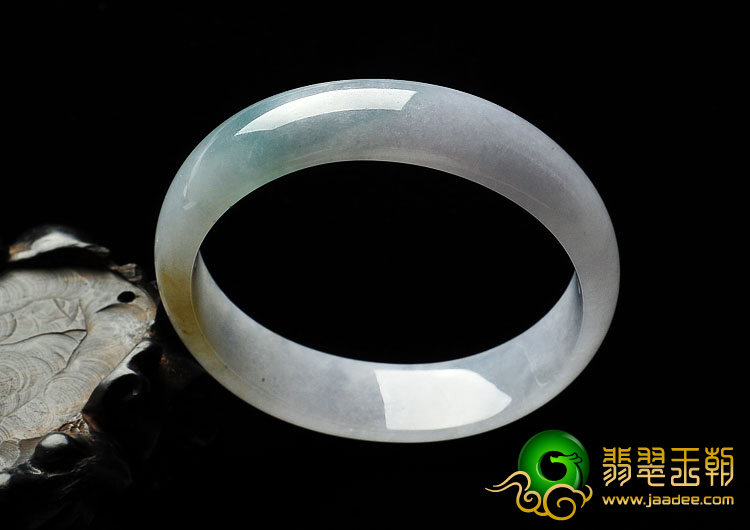 糯冰种淡三彩缅甸翡翠A货贵妃镯（56.2-50.8mm）