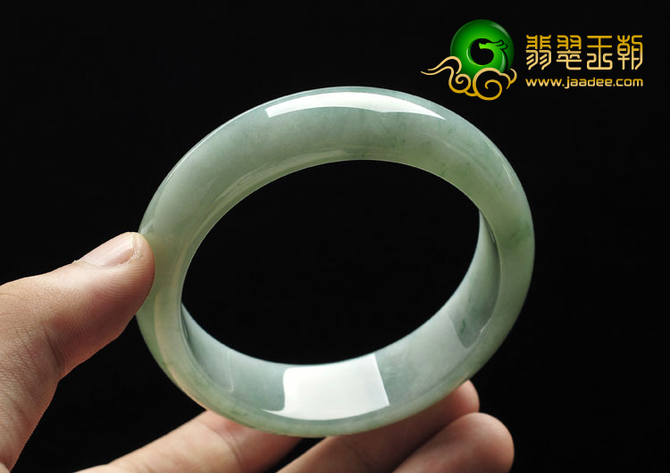 糯冰种晴水略飘花缅甸翡翠A货手镯（57.6mm）