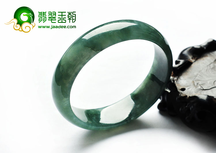 糯冰种油青缅甸翡翠A货贵妃镯（55.3-51.3mm）