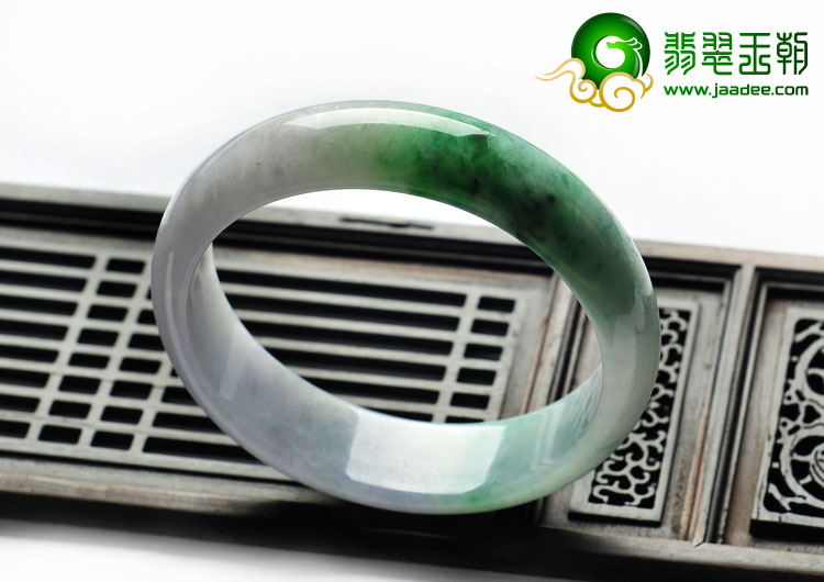 糯冰种春带彩缅甸翡翠A货手镯（54.7mm）