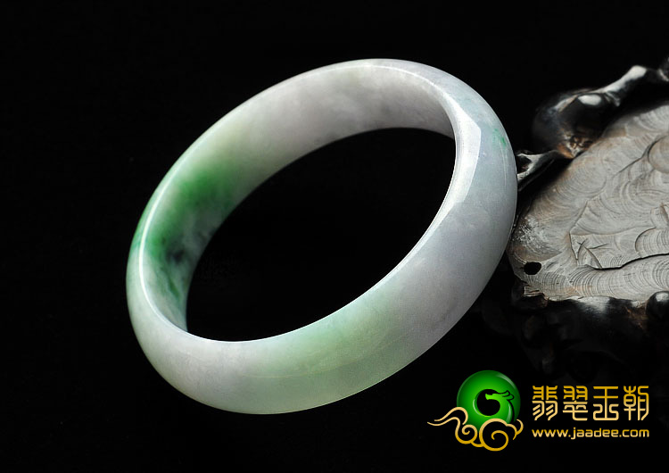 糯冰种春带彩缅甸翡翠A货手镯（54.7mm）