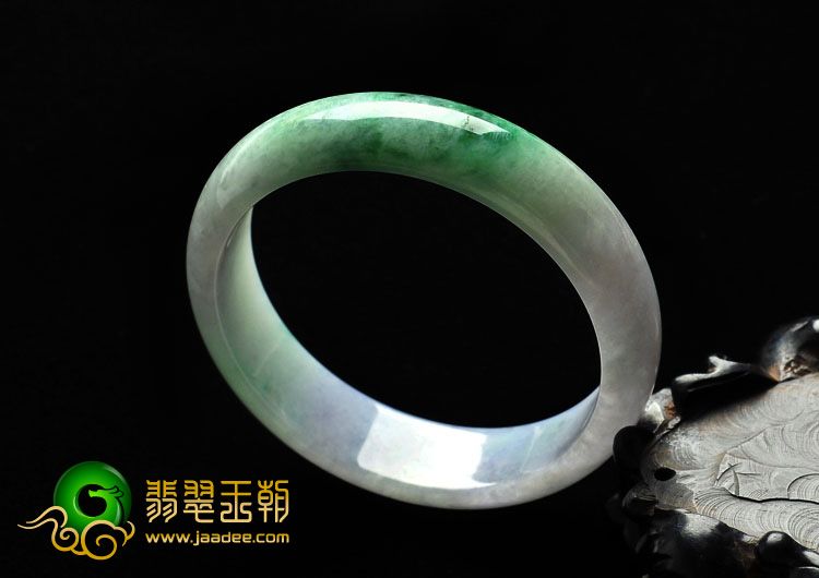 糯冰种春带彩缅甸翡翠A货手镯（54.7mm）
