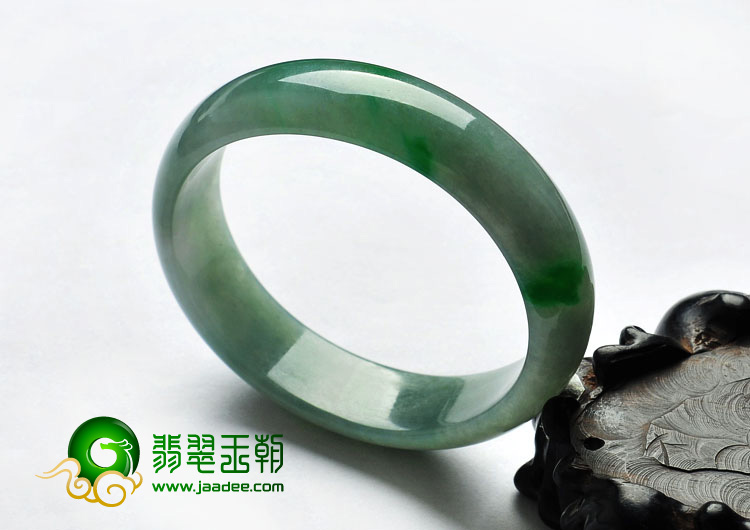 糯冰种飘翠缅甸翡翠A货贵妃镯（57.6-49.5mm）