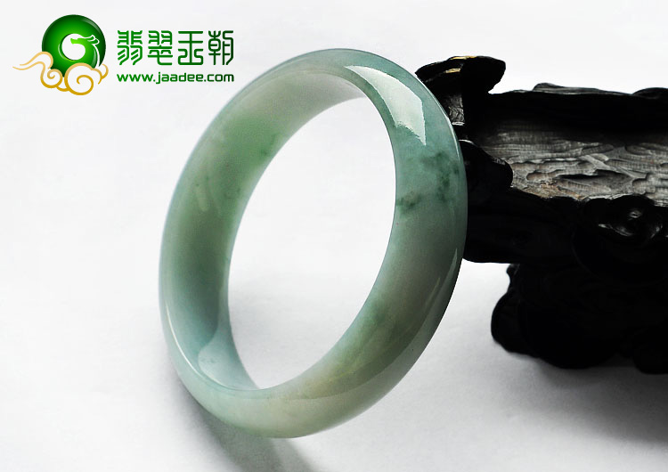 糯冰种飘花缅甸翡翠A货手镯（57.7mm）