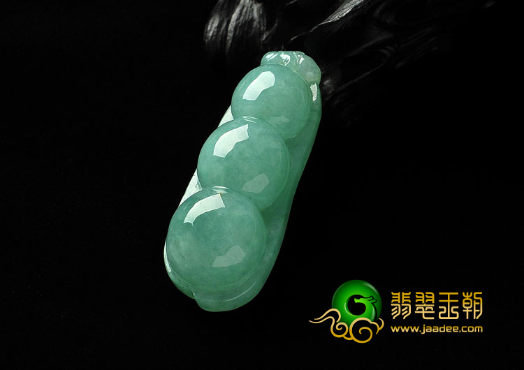 糯冰种淡绿缅甸翡翠A货四季豆挂件